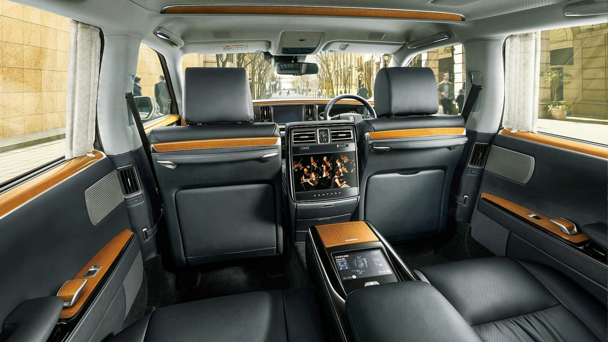 2018-toyota-century.jpg