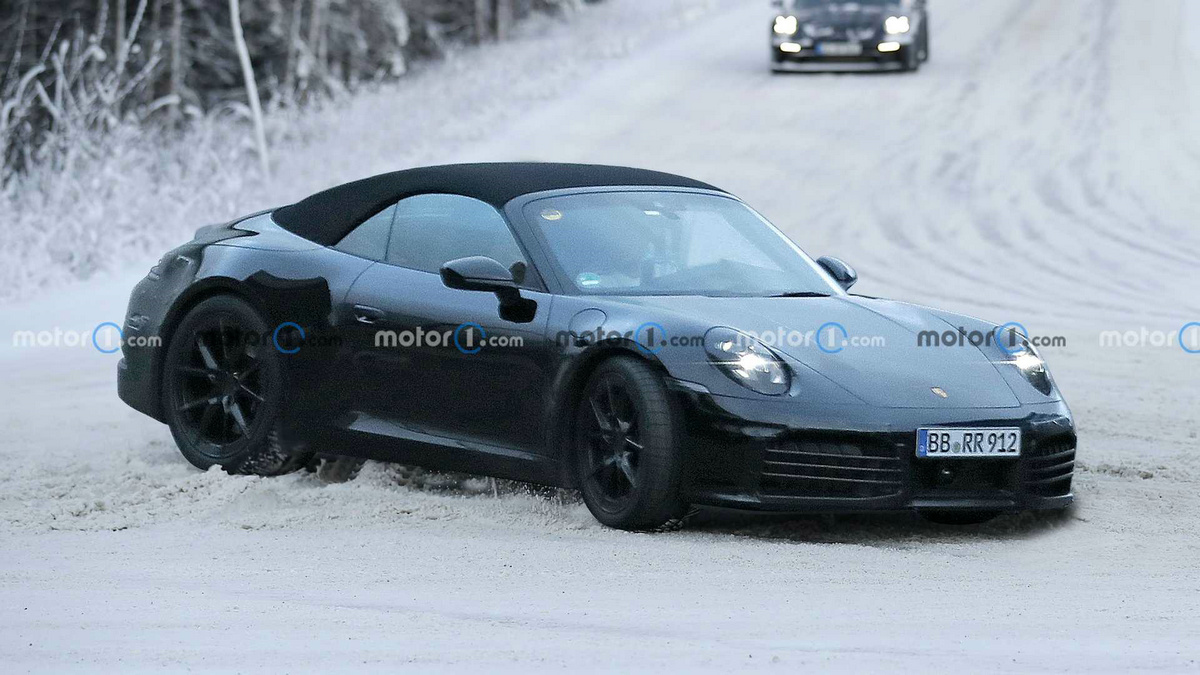 porsche-911-facelift-spy-photos (2).jpg
