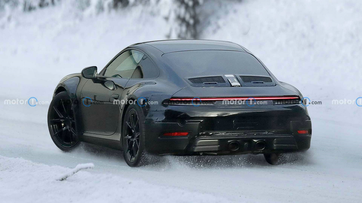 porsche-911-facelift-spy-photos (5).jpg