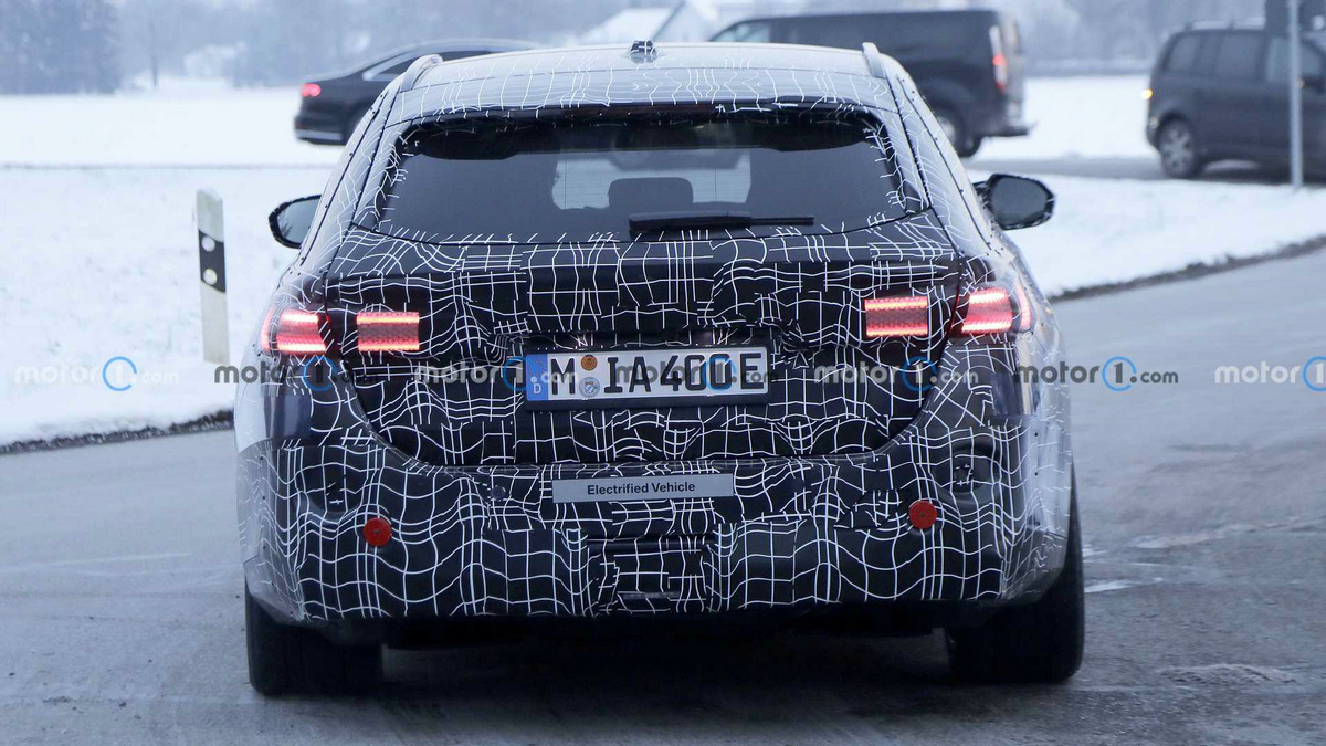 new-bmw-5-series-touring-spy-shots (5).jpg