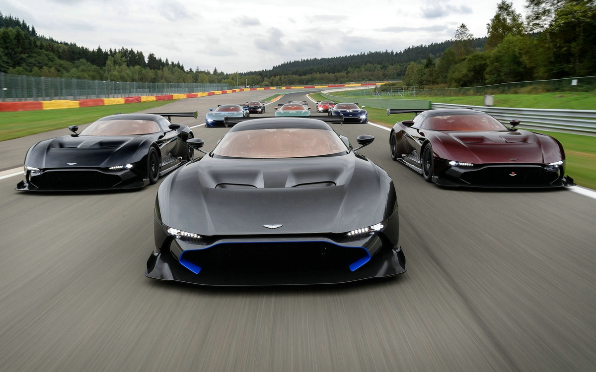 Aston-Martin-Vulcan-1.jpg