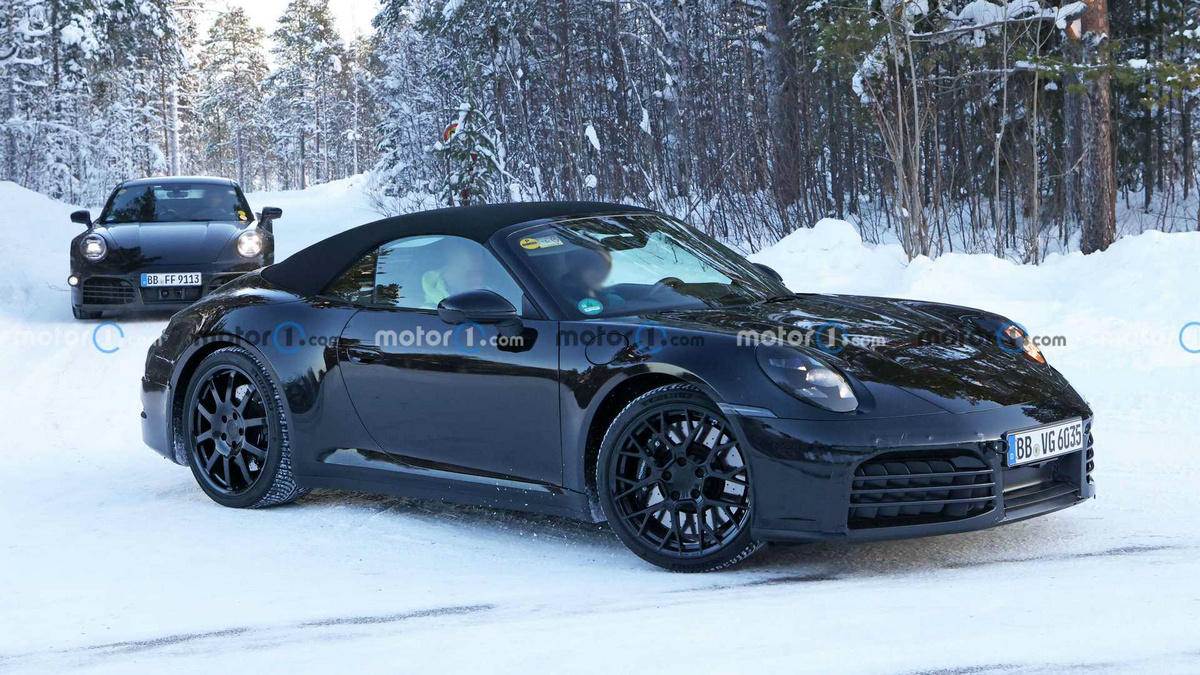porsche-911-convertible-facelift-spy-photo (1).jpg