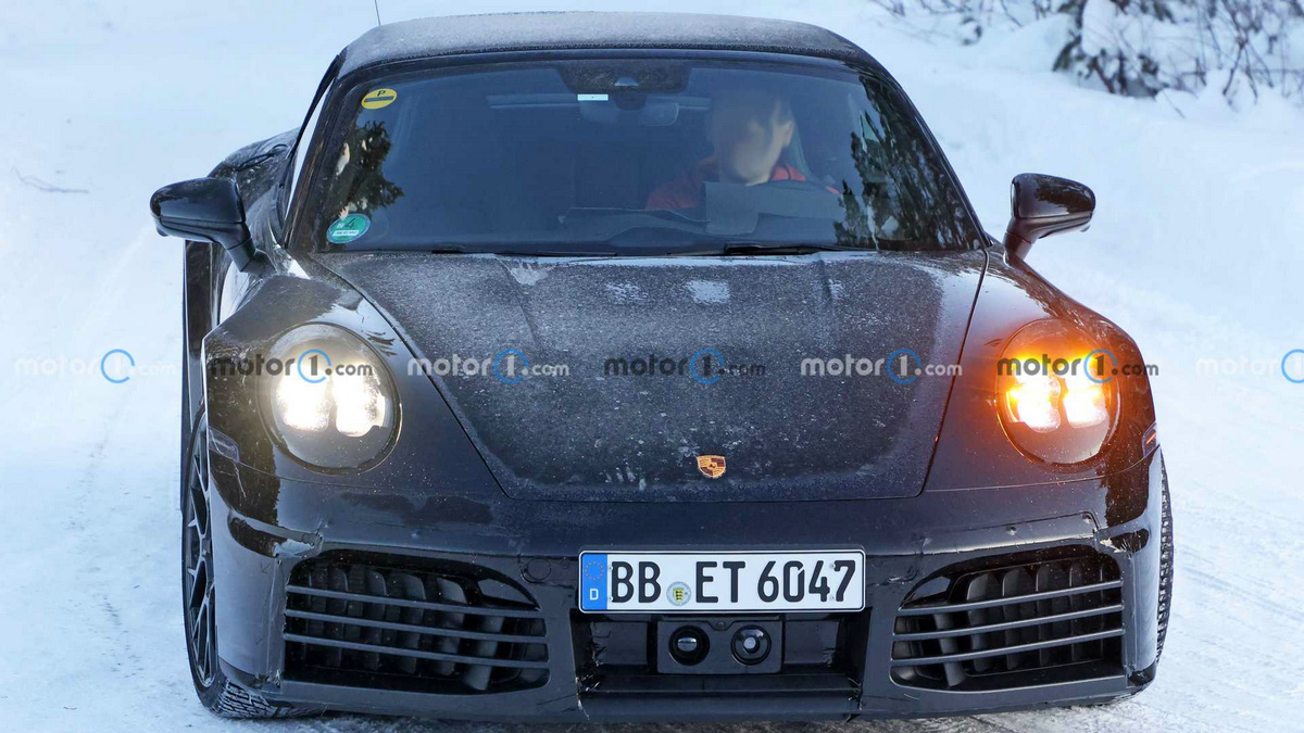 porsche-911-convertible-facelift-spy-photo (4).jpg