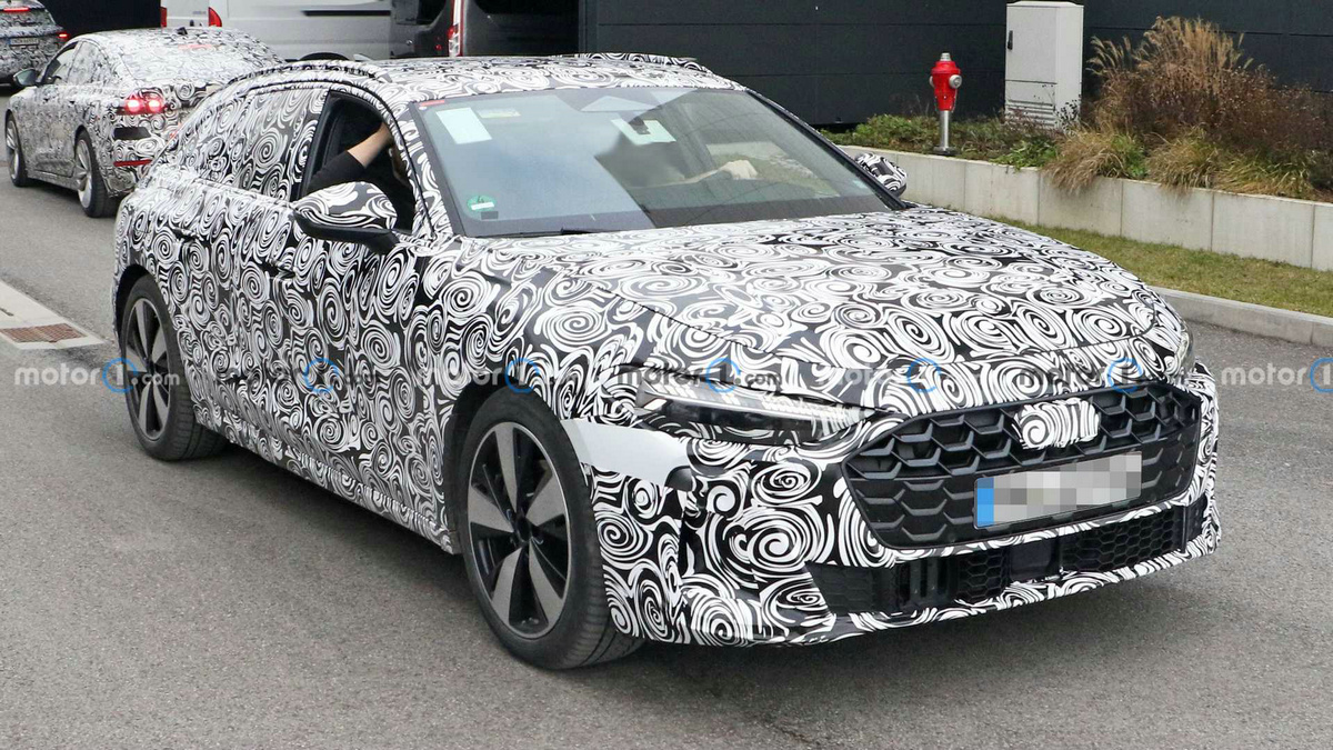 2024-audi-a4-avant-front-view-spy-photo (2).jpg