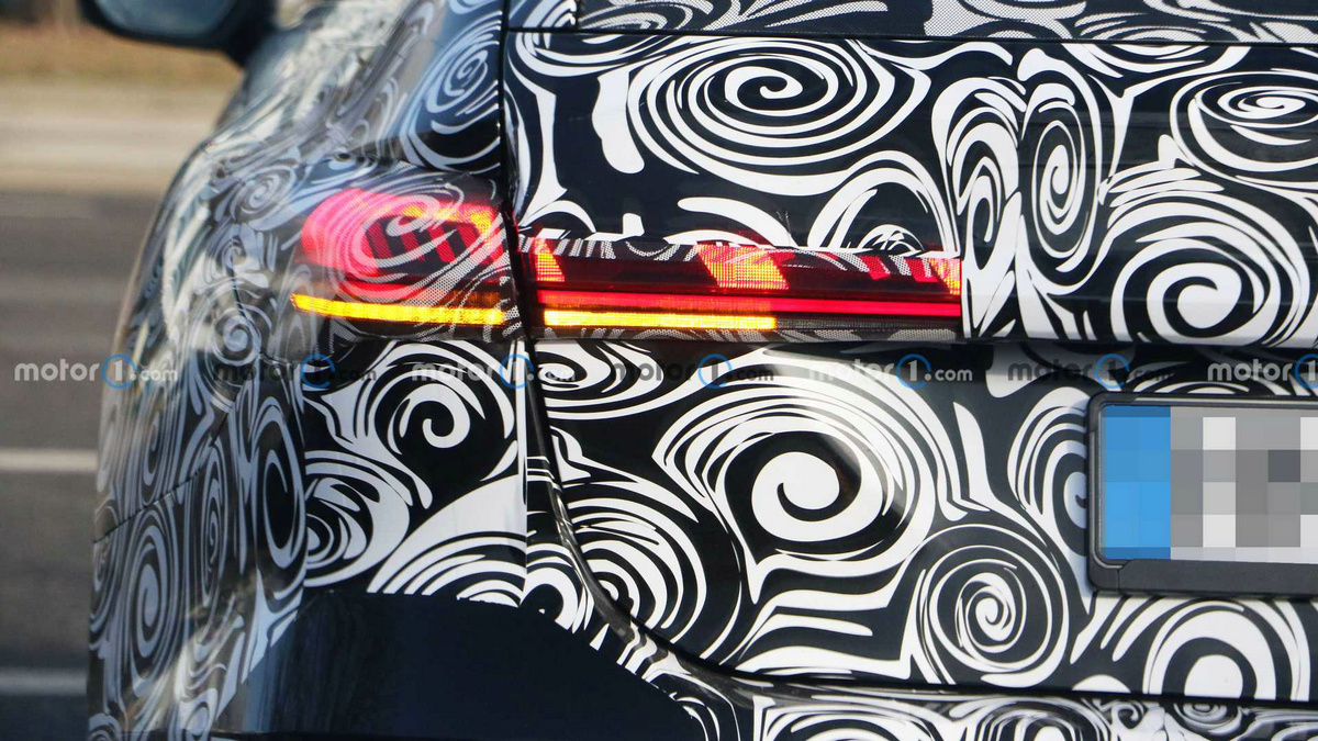 2024-audi-a4-avant-taillights-spy-photo.jpg