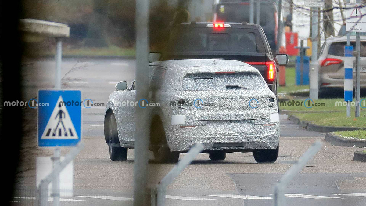 ford-ev-suv-spy-shots (6).jpg
