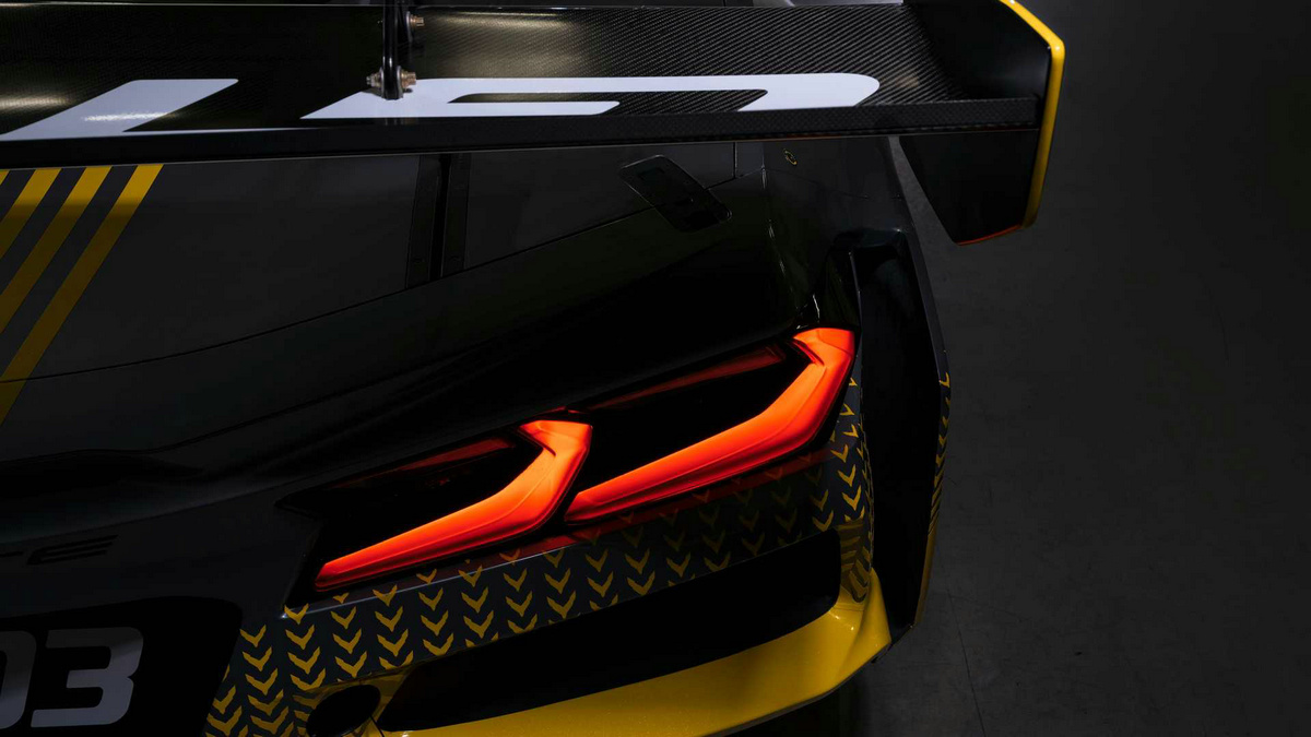 2024-chevrolet-corvette-z06-gt3.r-race-car (8).jpg