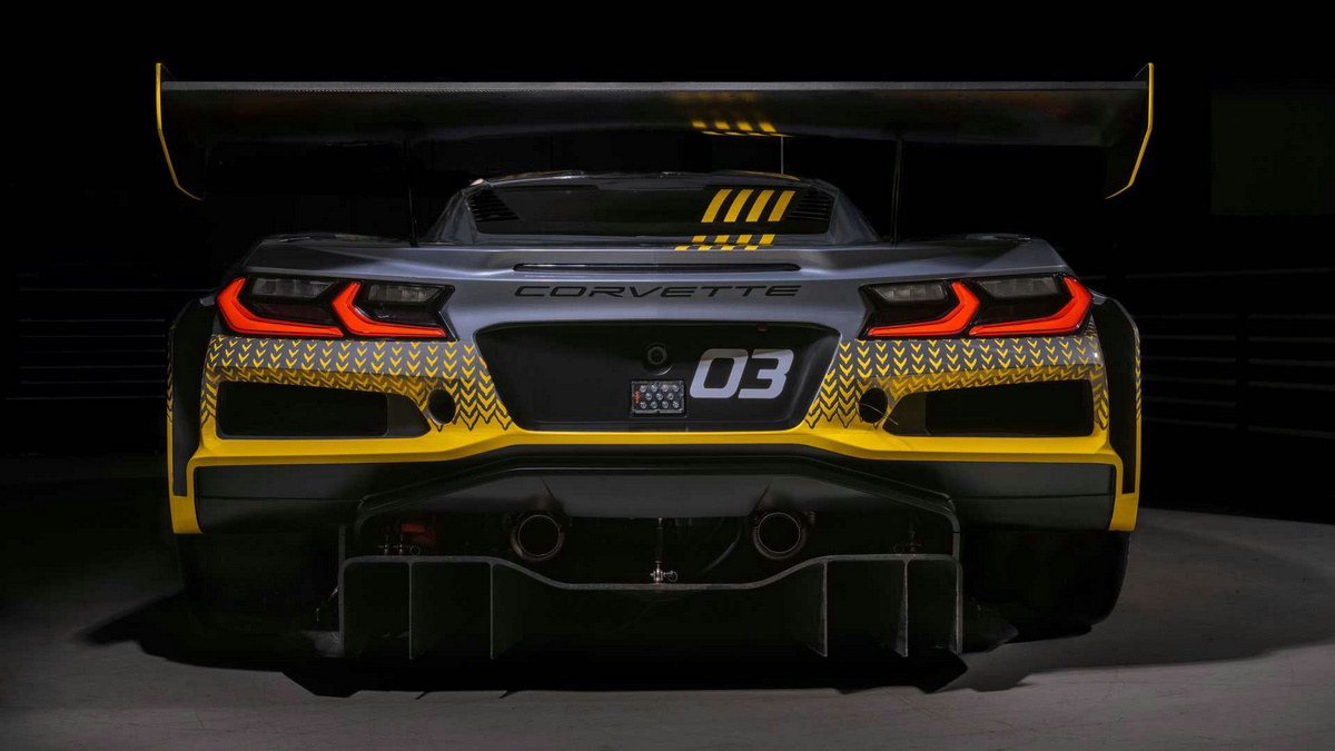 2024-chevrolet-corvette-z06-gt3.r-race-car (4).jpg