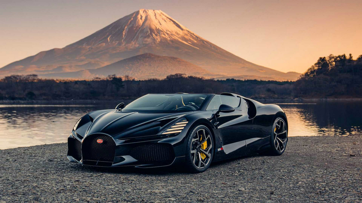 bugatti-w16-mistral-roadster-in-tokyo-japan.jpg