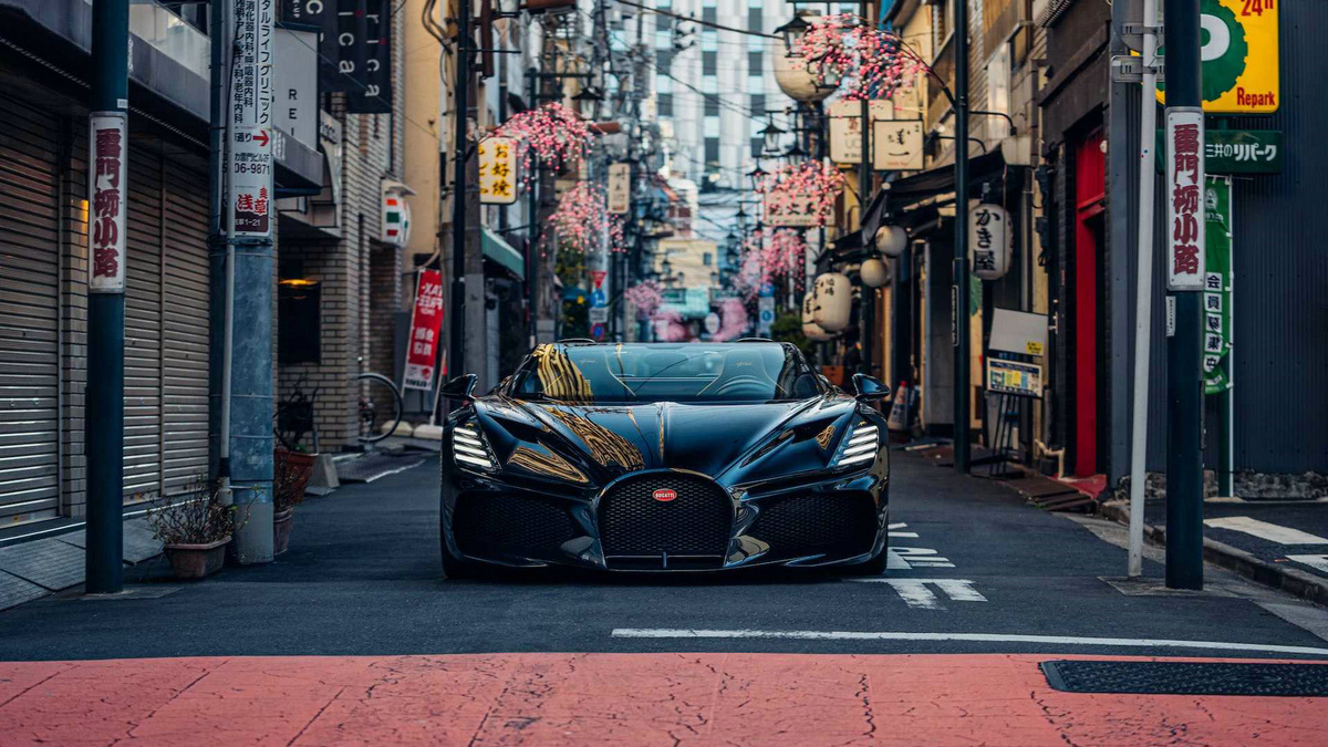 bugatti-w16-mistral-roadster-in-tokyo-japan (12).jpg