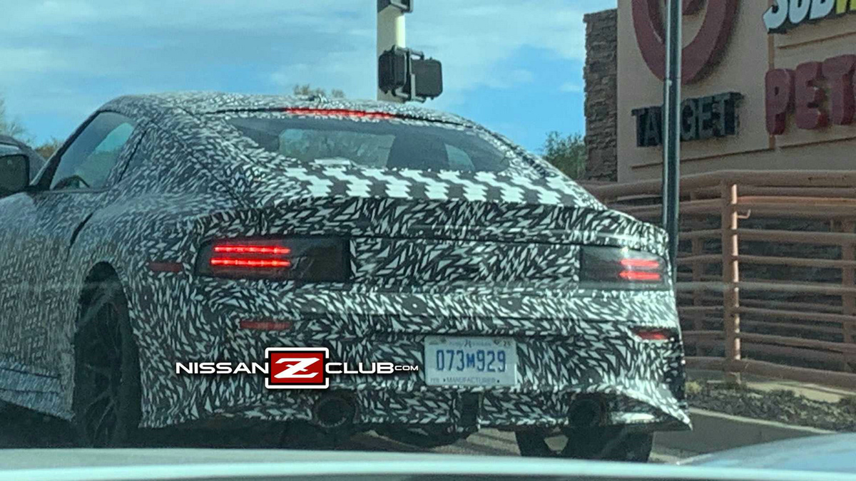 nissan-z-nismo-spy-photo.jpg