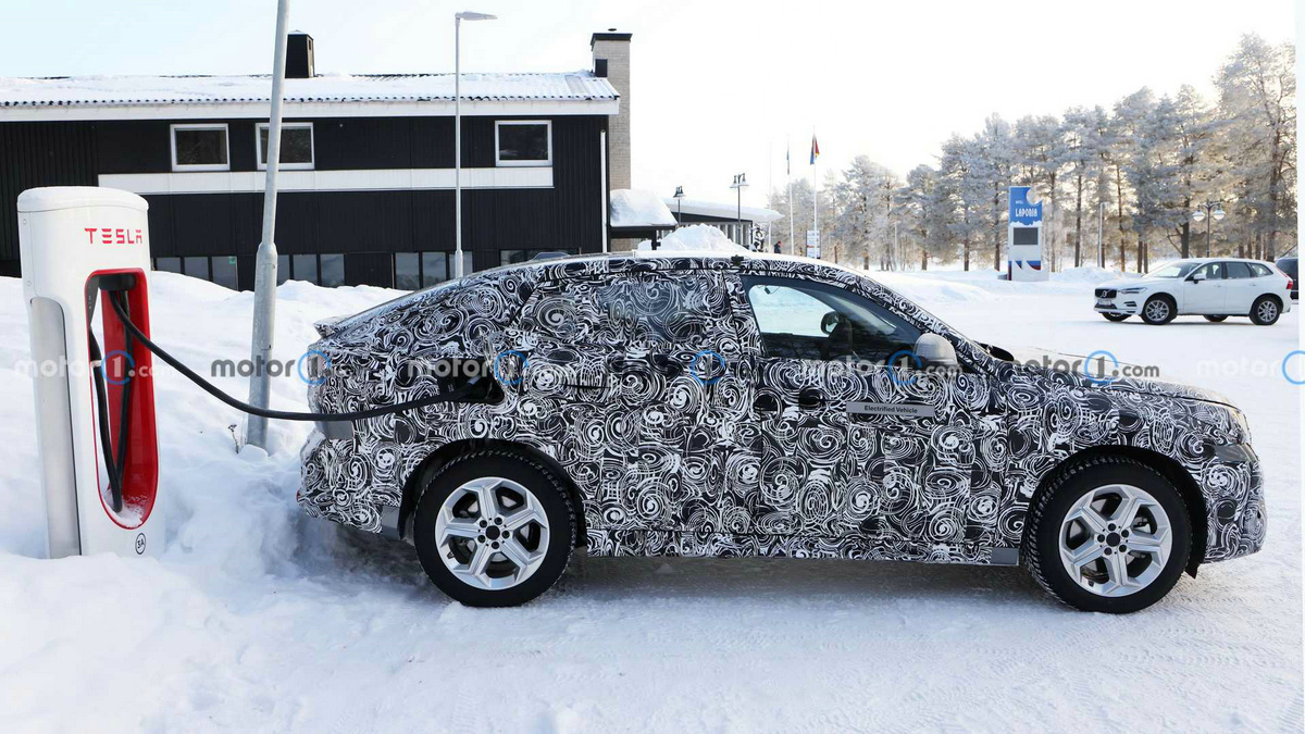 next-gen-bmw-ix2-spied (1).jpg