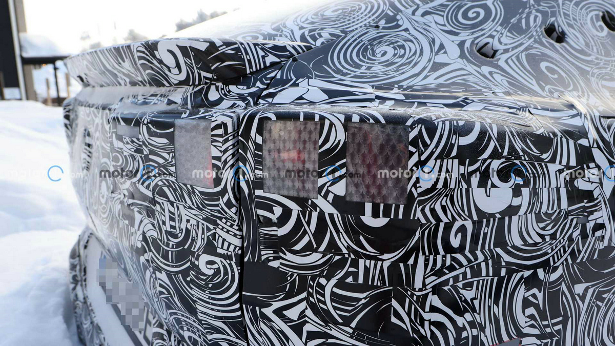 next-gen-bmw-ix2-spied (8).jpg