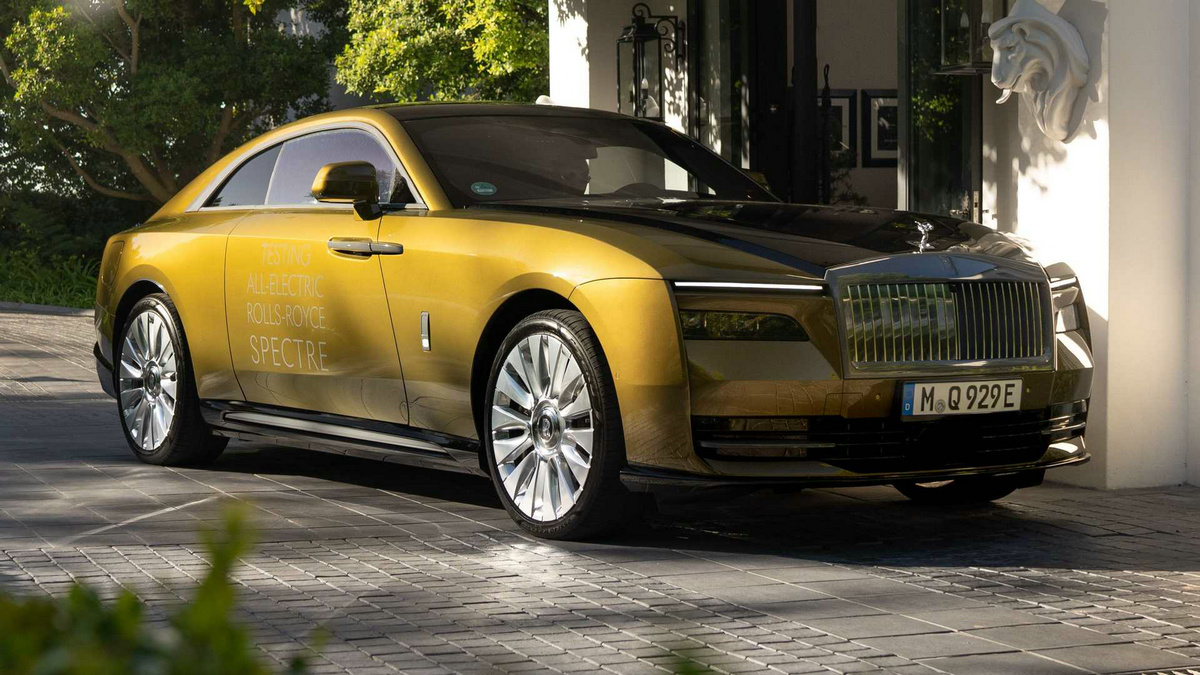 rolls-royce-spectre-hot-weather-testing (2).jpg