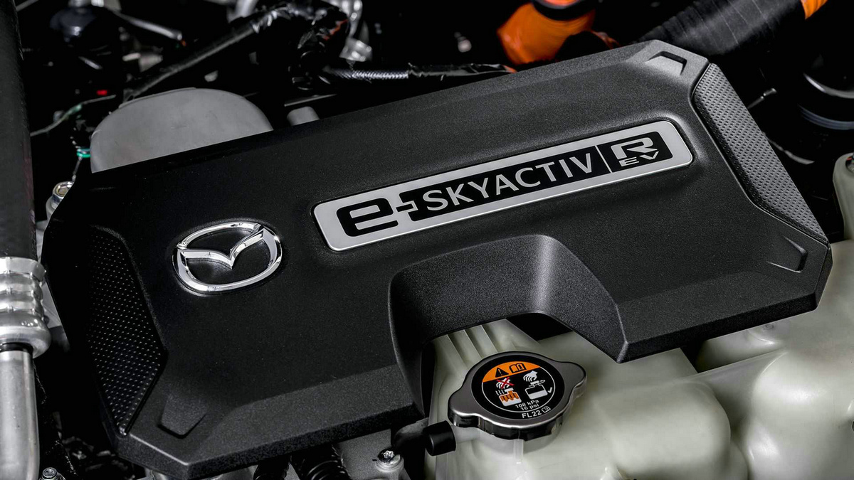 mazda-mx-30-e-skyactiv-r-ev-2023 (12).jpg