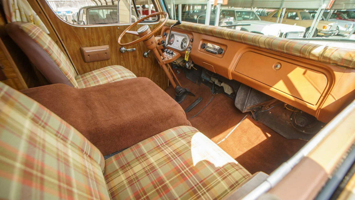 1969-chevrolet-g20-camper-van (9).jpg
