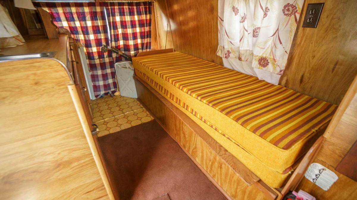 1969-chevrolet-g20-camper-van (5).jpg