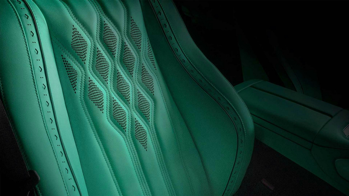 mercedes-maybach-gls-gold-and-mint-by-carlex-design (7).jpg