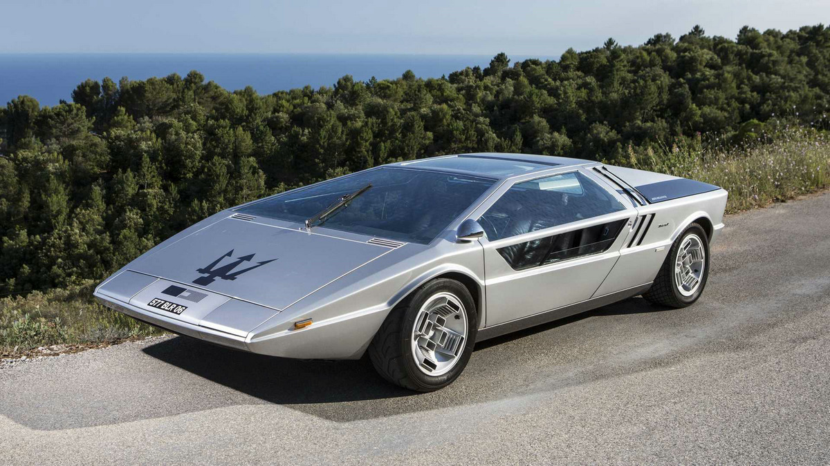 la-maserati-boomerang (1).jpg