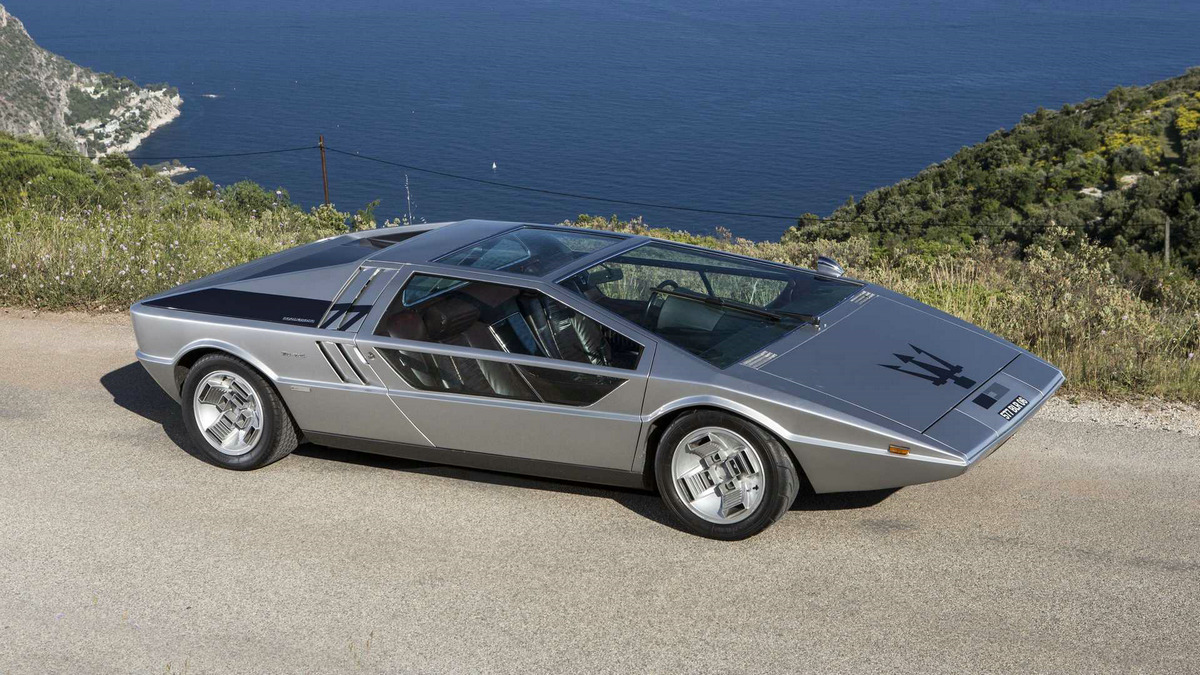 la-maserati-boomerang.jpg