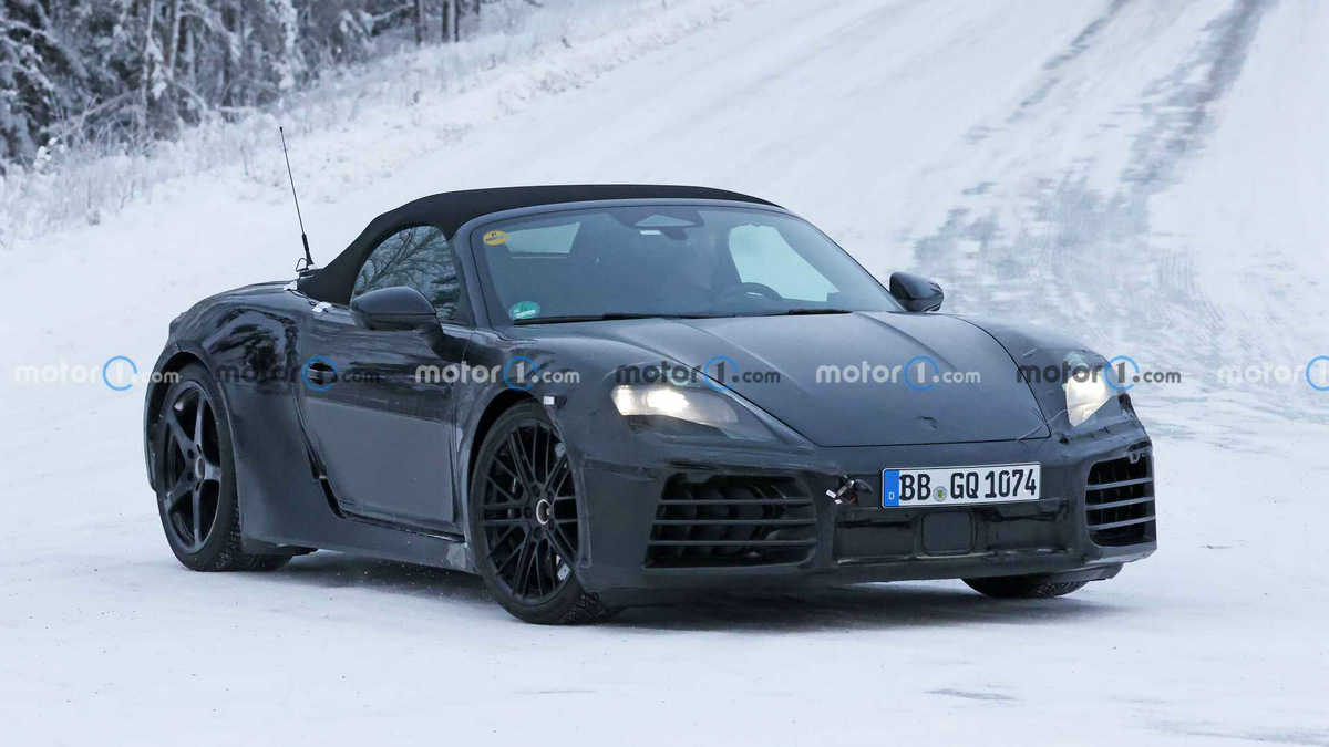 2025-porsche-718-boxster-ev-spy-photo-near-the-arctic-circle (6).jpg