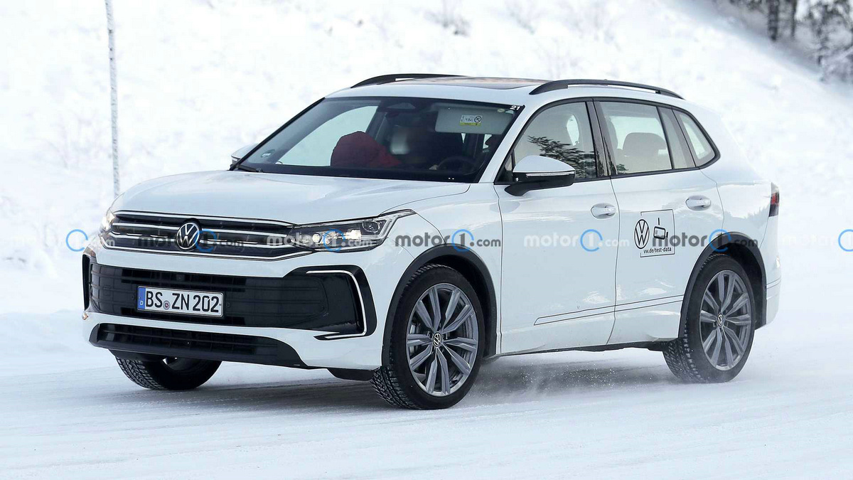 2024-vw-tiguan-new-spy-photo (1).jpg