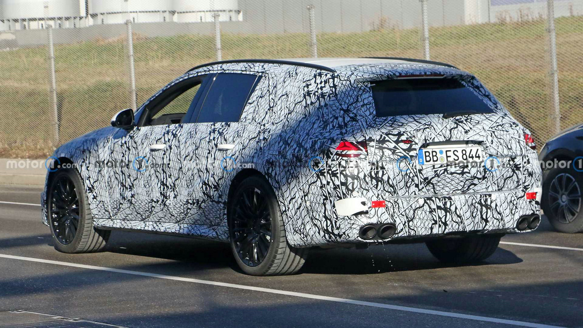 mercedes-amg-e53-wagon-spy-photos (3).jpg