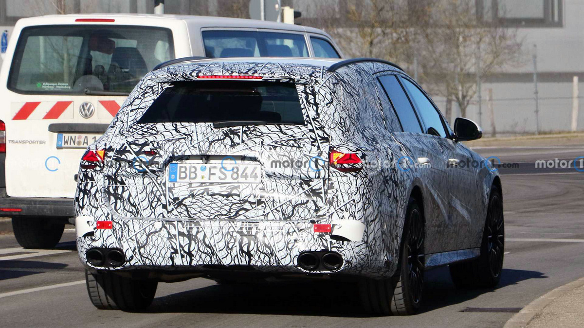 mercedes-amg-e53-wagon-spy-photos (4).jpg