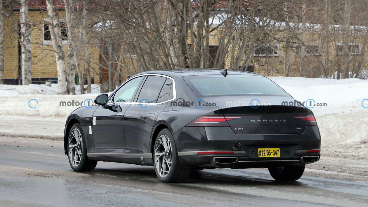 genesis-g90-with-lidar-spy-photo (5).jpg