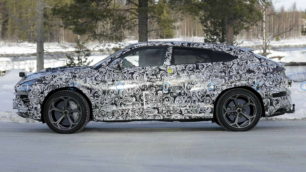lamborghini-urus-phev-spy-shots (2).jpg