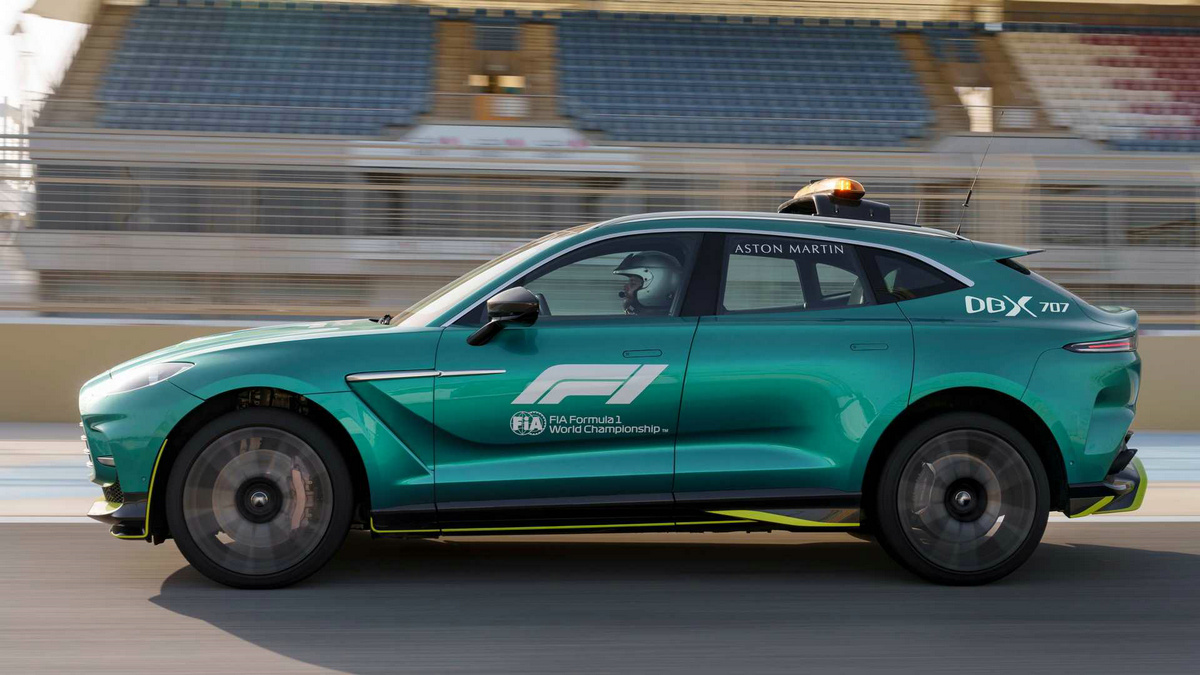 aston-martin-dbx707-f1-medical-car (2).jpg