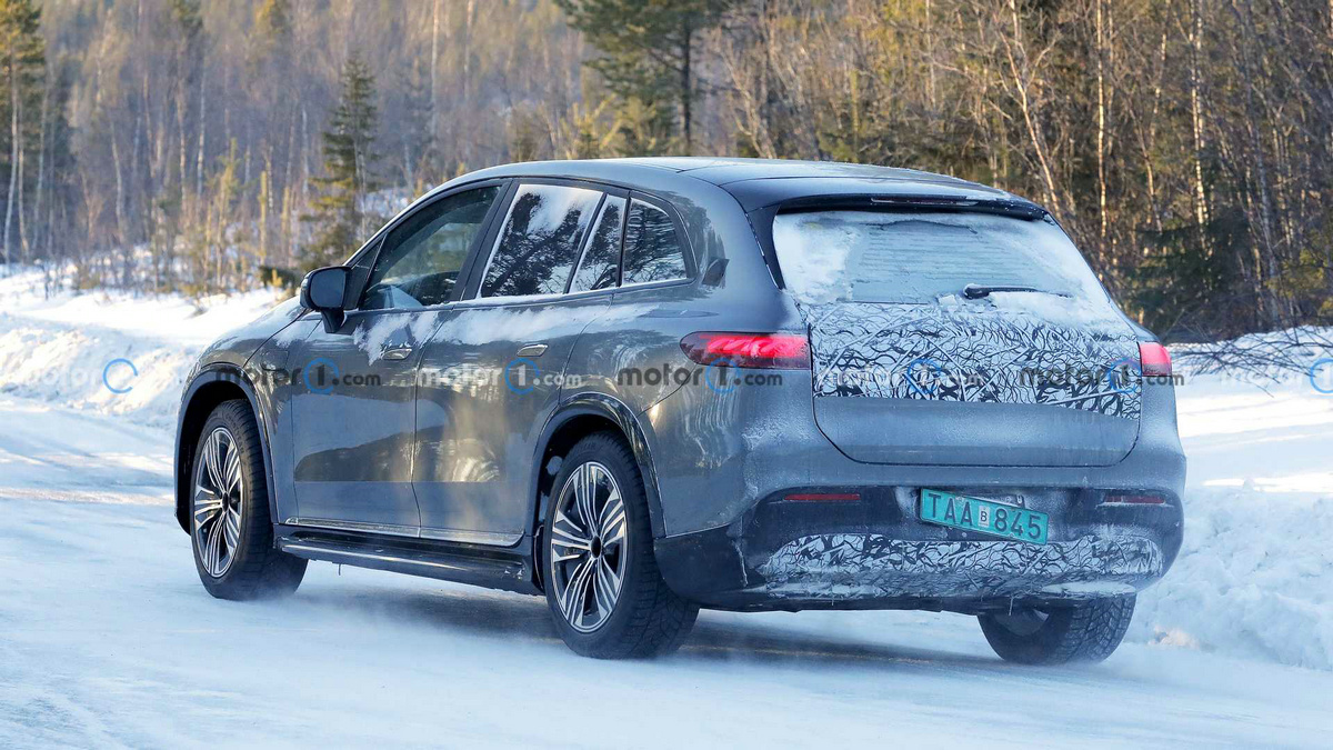 2024-mercedes-maybach-eqs-suv-spy-photo (3).jpg