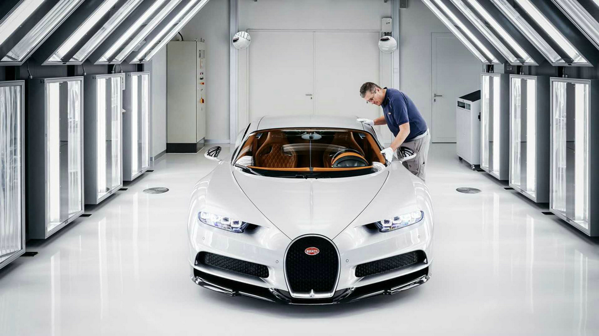 bugatti-paintwork (3).jpg