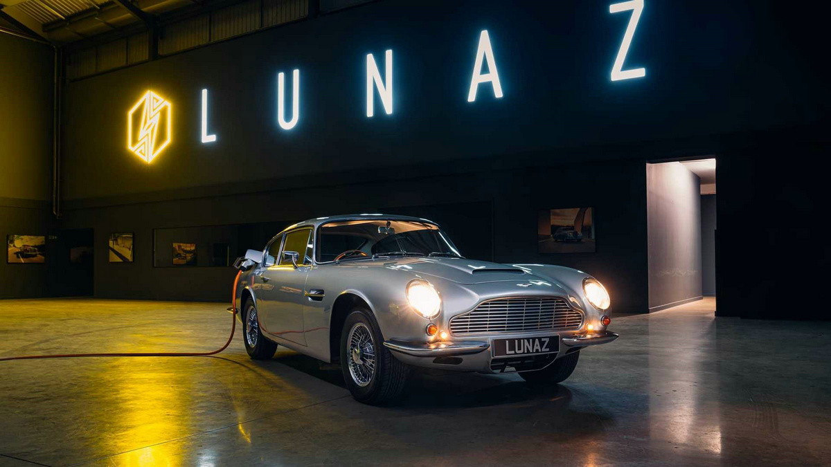 aston-martin-db6-ev-conversion-by-lunaz.jpg