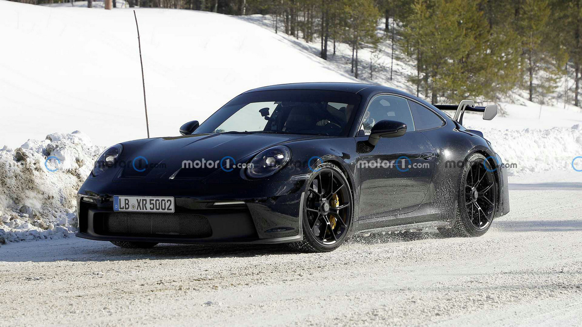 porsche-911-gt3-facelift-spy-photo (1).jpg