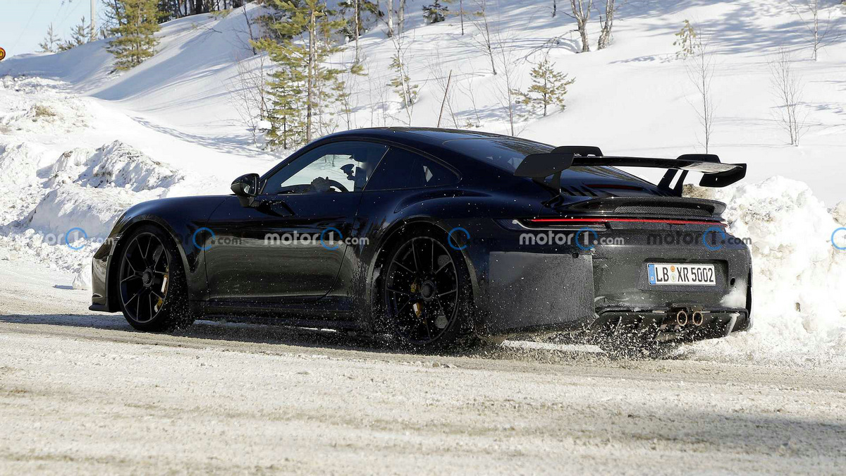 porsche-911-gt3-facelift-spy-photo (3).jpg