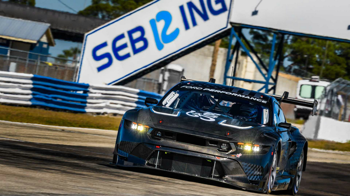 2024-ford-mustang-gt3 (2).jpg