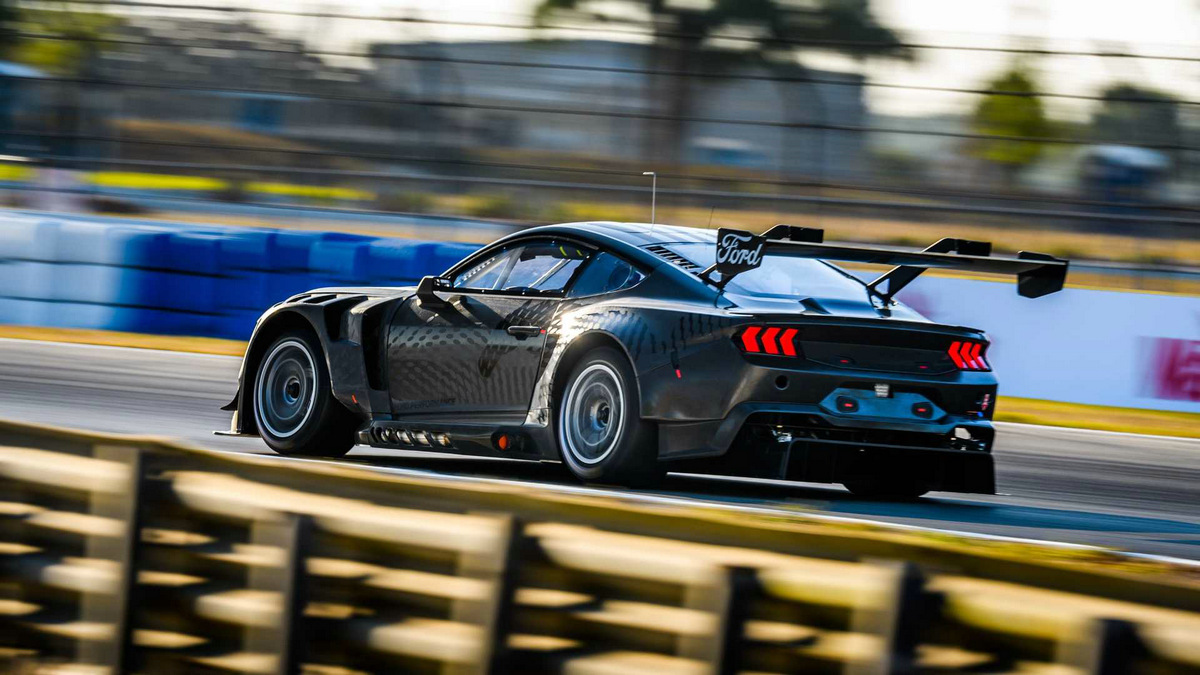 2024-ford-mustang-gt3 (1).jpg