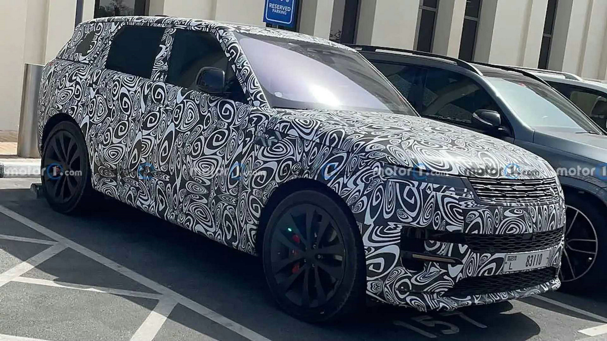 2023-land-rover-range-rover-sport-svr-spy-shots-up-close (2).jpg