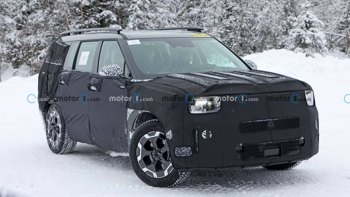 2024-hyundai-santa-fe-front-view-spy-photo.jpg