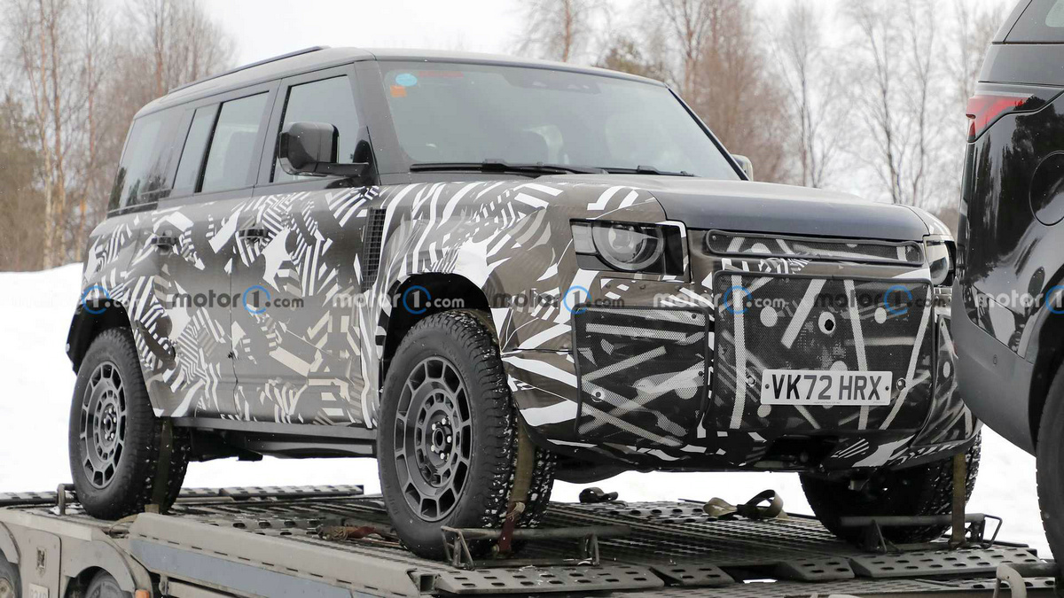 land-rover-defender-svx-spy-photos.jpg