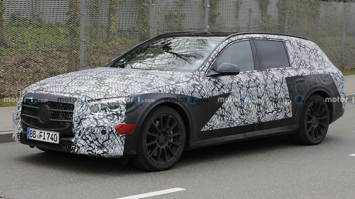 mercedes-benz-e-class-all-terrain-spy-photos (1).jpg