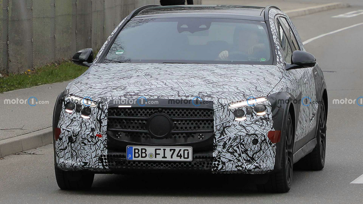 mercedes-benz-e-class-all-terrain-spy-photos.jpg