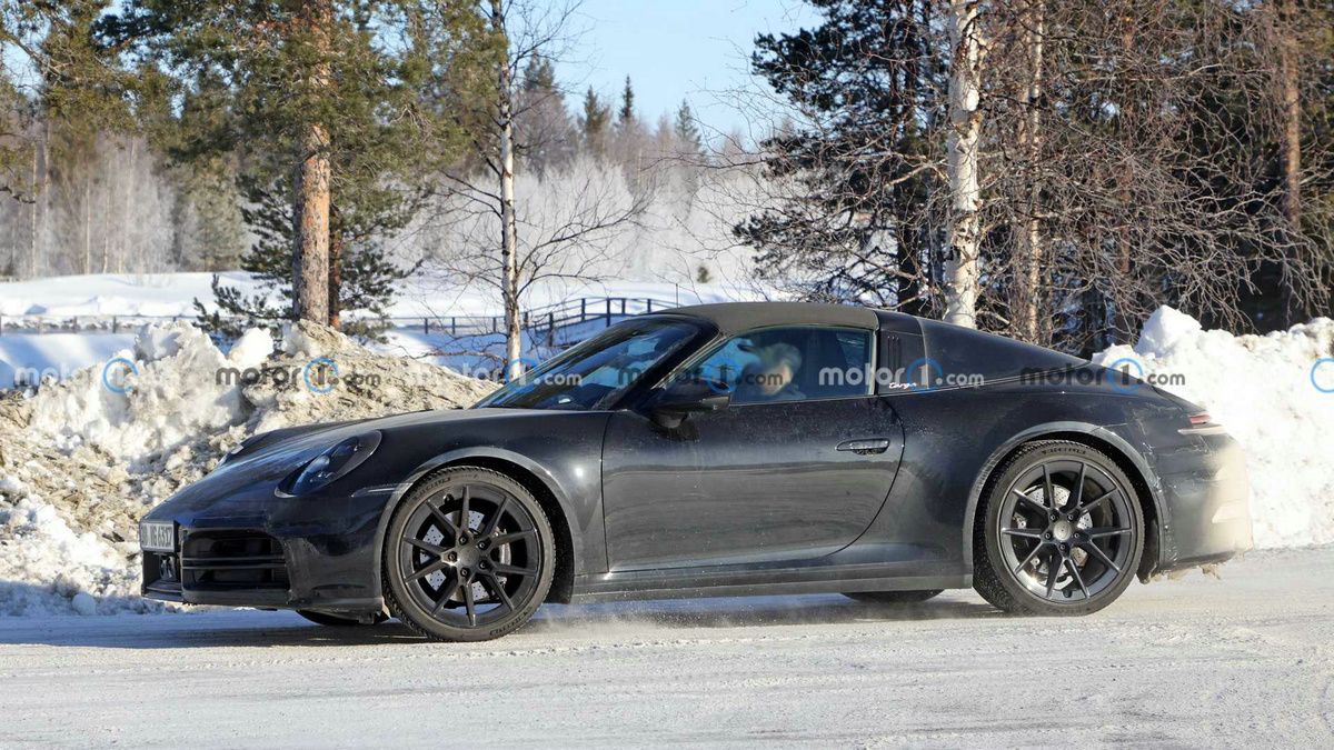facelifted-porsche-911-targa-spy-photos (3).jpg
