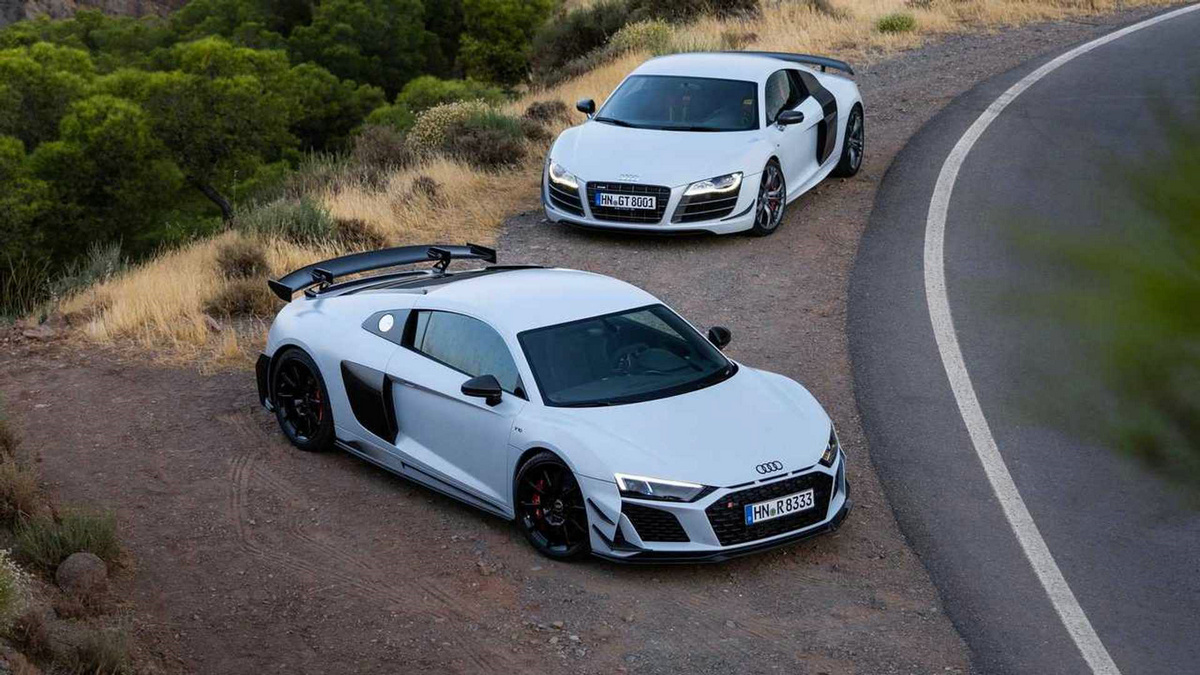 2023-audi-r8-v10-gt-rwd-exterior (5).jpg