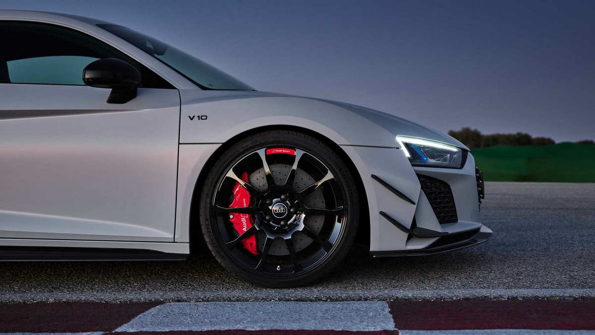 2023-audi-r8-v10-gt-rwd-exterior (1).jpg