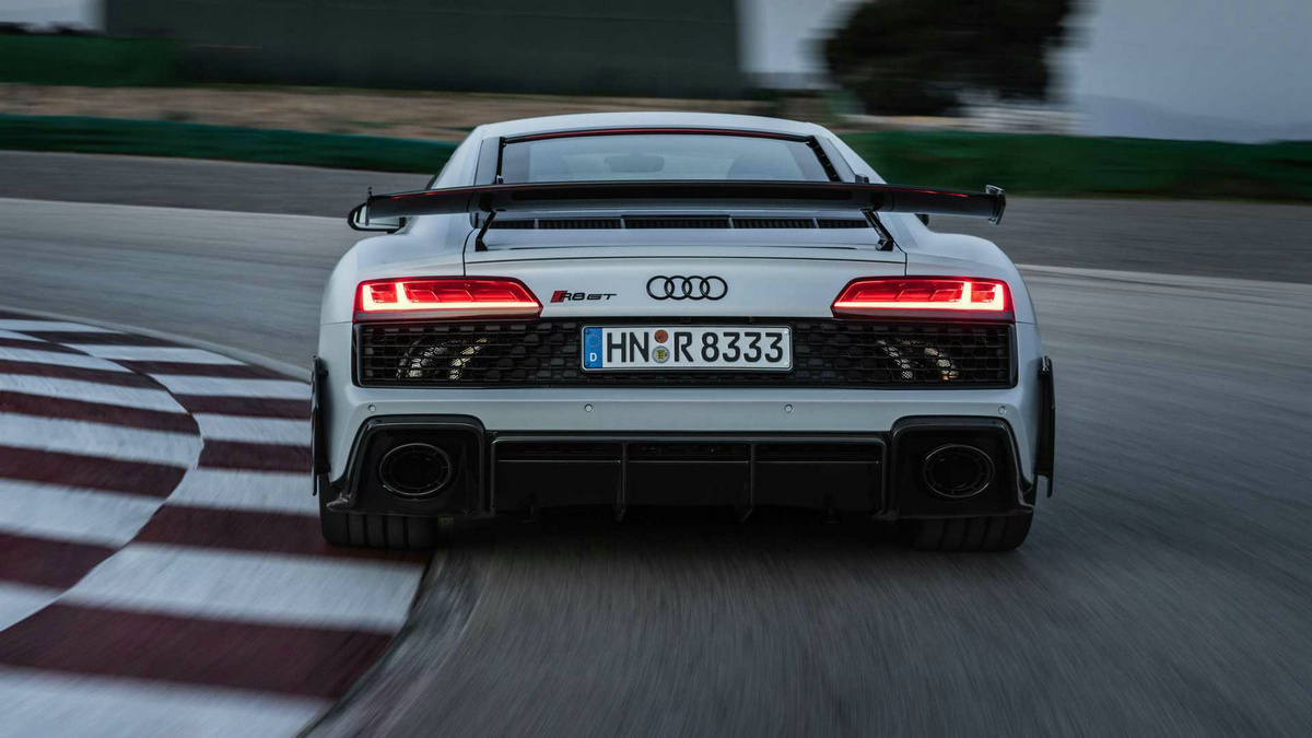 2023-audi-r8-v10-gt-rwd-exterior (3).jpg