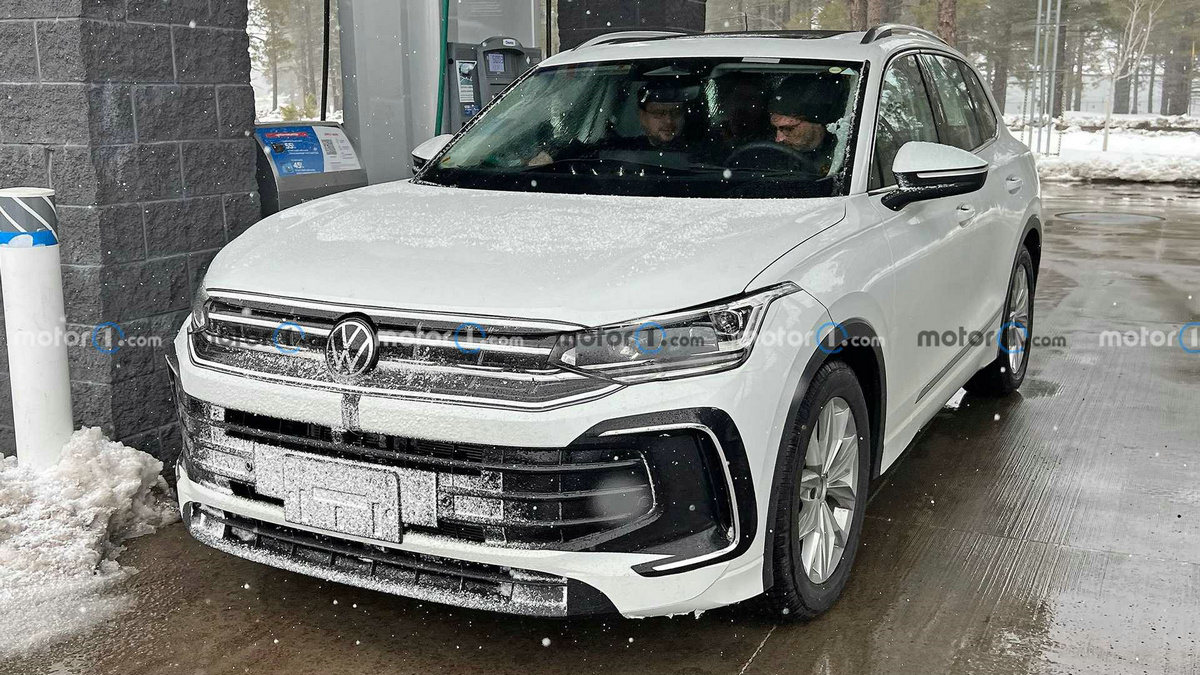 next-gen-volkswagen-tiguan-spy-shots (1).jpg