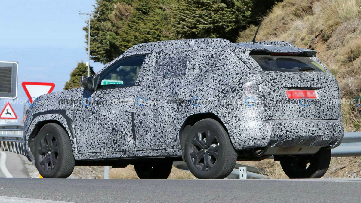 2024-dacia-duster-spy-photo (4).jpg
