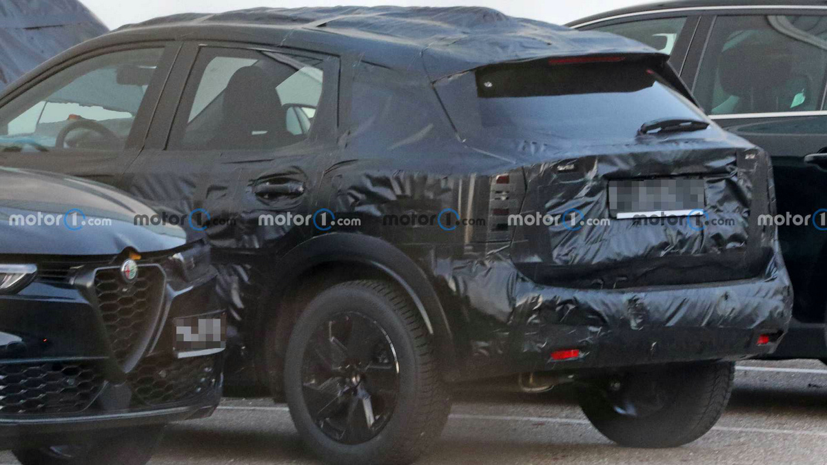 next-gen-nissan-juke-spy-photo (1).jpg